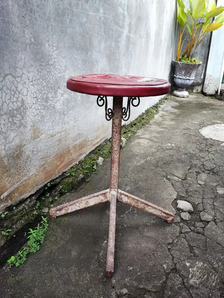 Bangku Vintage One Legged Stool Dudukan Kayu Jati