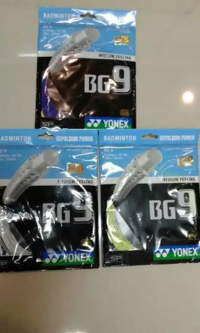 senar badminton Yonex BG9