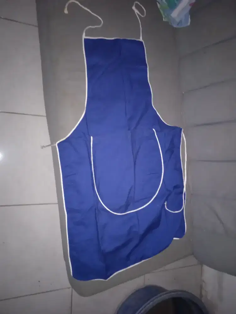 Celemek warna biru edition