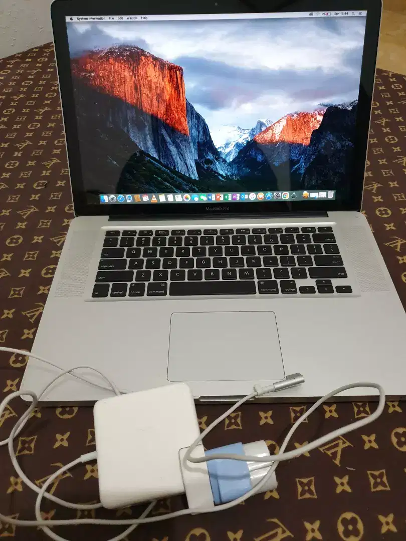 Macbook pro 2011 RAM 8GB I7 15 inc