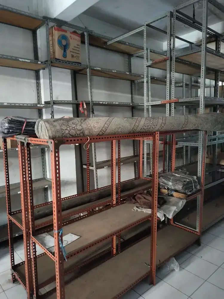 Beli besi tua scrap