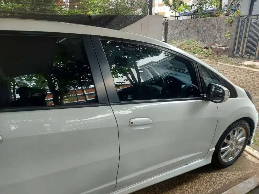 kaca film mobil berbagai merk panggilan