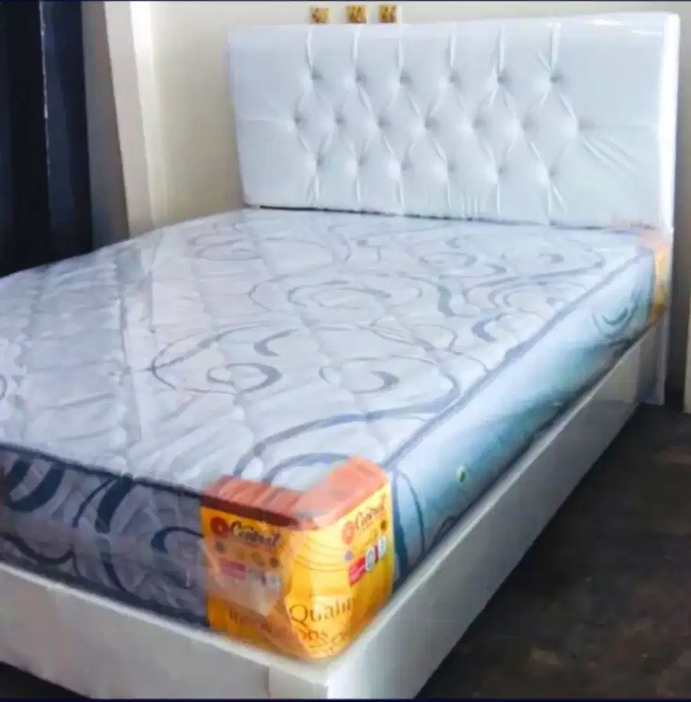 Dipan kayu minimalis