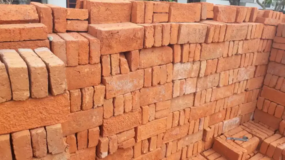 Bata,Pasir,Koral,Batu Pondasi,Batu Karang,Bata merah,Batako,Urugan