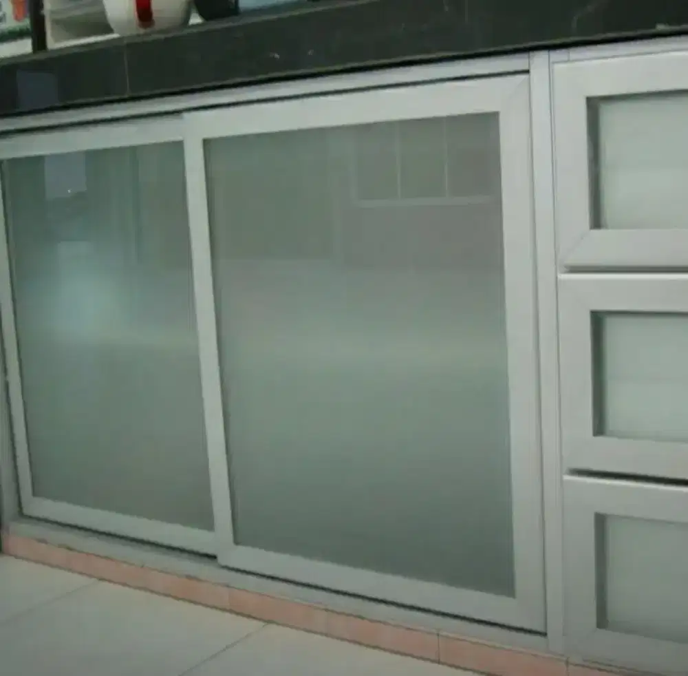 Digerai kami menyediakan stiker Sanblas, kaca film,oneway, stikerprint