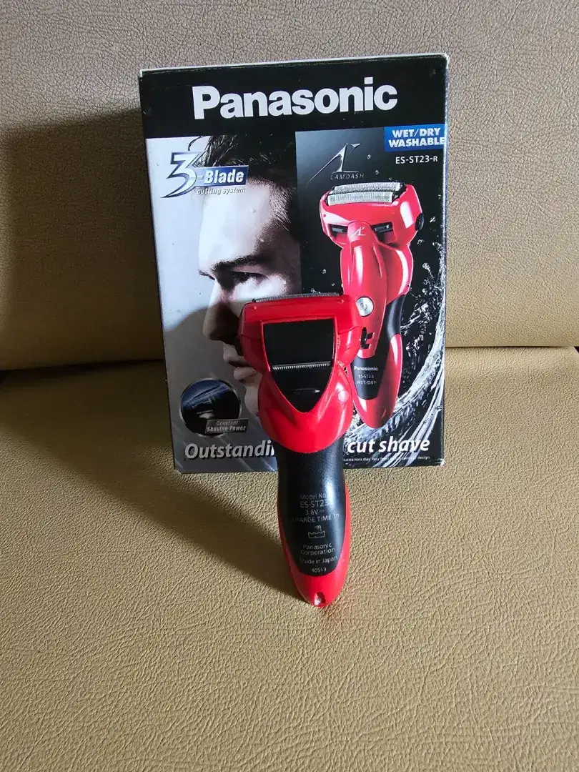 Alat cukur jenggot merk Panasonic