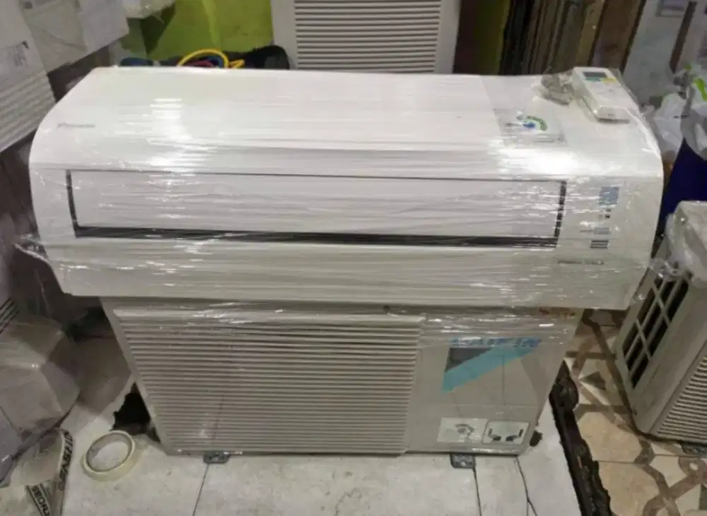 AC SECOND DAIKIN THAILAND 1.5 PK GRESS ORIGINAL GARANSI SELAMA 3 BULAN