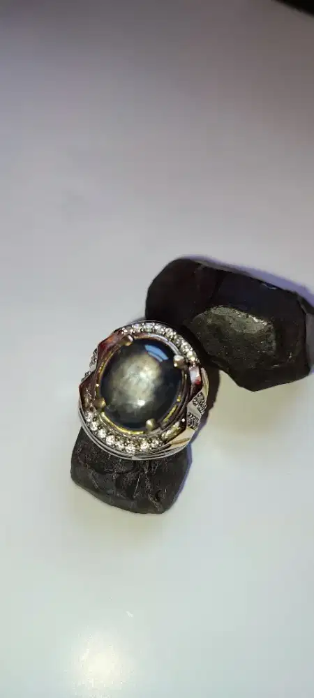 Jual Cepat !! Grey Sapphire (Rare Luster) - Garansi