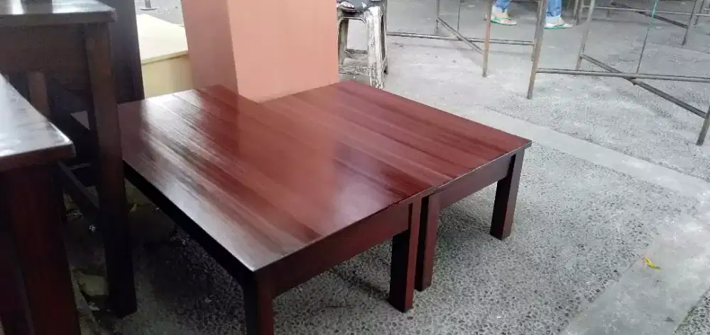 Meja lesehan setok banyak