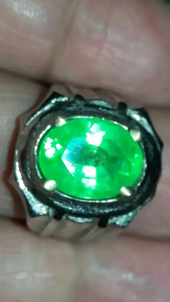 Jual Batu Cincin Greenish Emerald Zambrut Cutting Good Performance