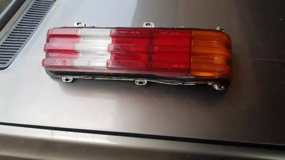 Lampu Stoplamp sepasang Mercedes w123 Tiger oem