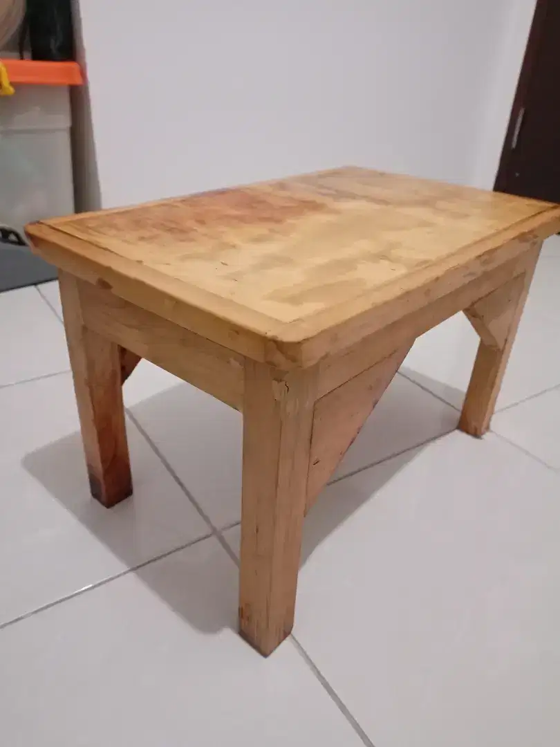Meja kecil ( 47x30x30)
