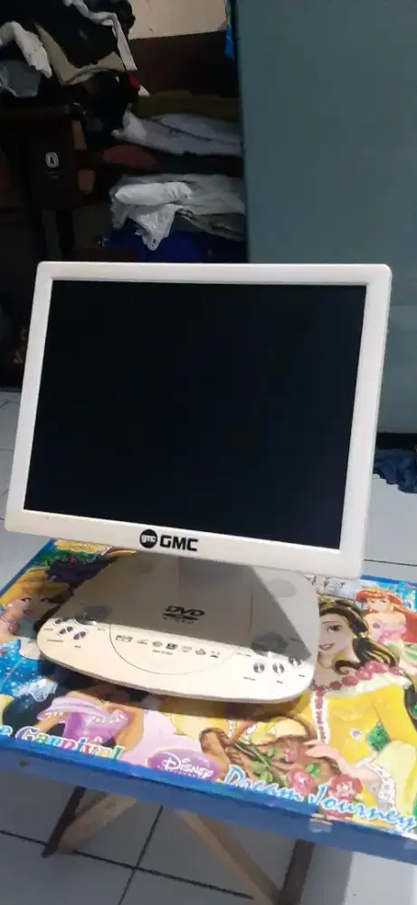 Tv dvd portable GMC.ukuran 15inc.mati