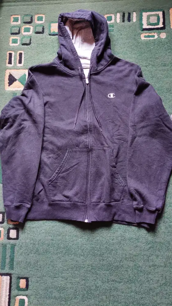 Sweater second champion