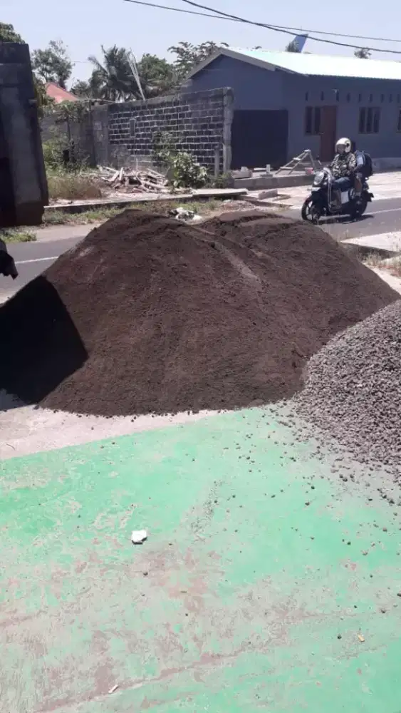 Pasir,Koral,Batu Pondasi,Bata,Batako,Tanah subur&amp;urug,Batu karang