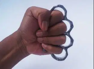 Knuckle ( Alat Tonjokan Bela Diri )
