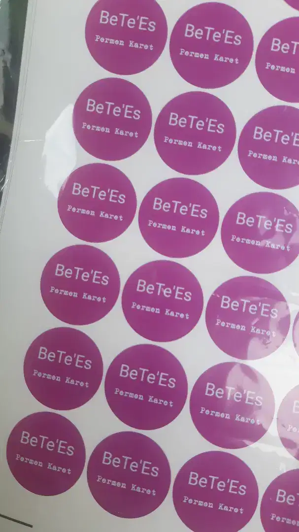 Cetak stiker label produk dan makanan ringan