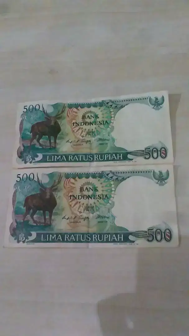 Jual 2 lbr uang kertas Indonesia tahun 1988, 500 Rupiah