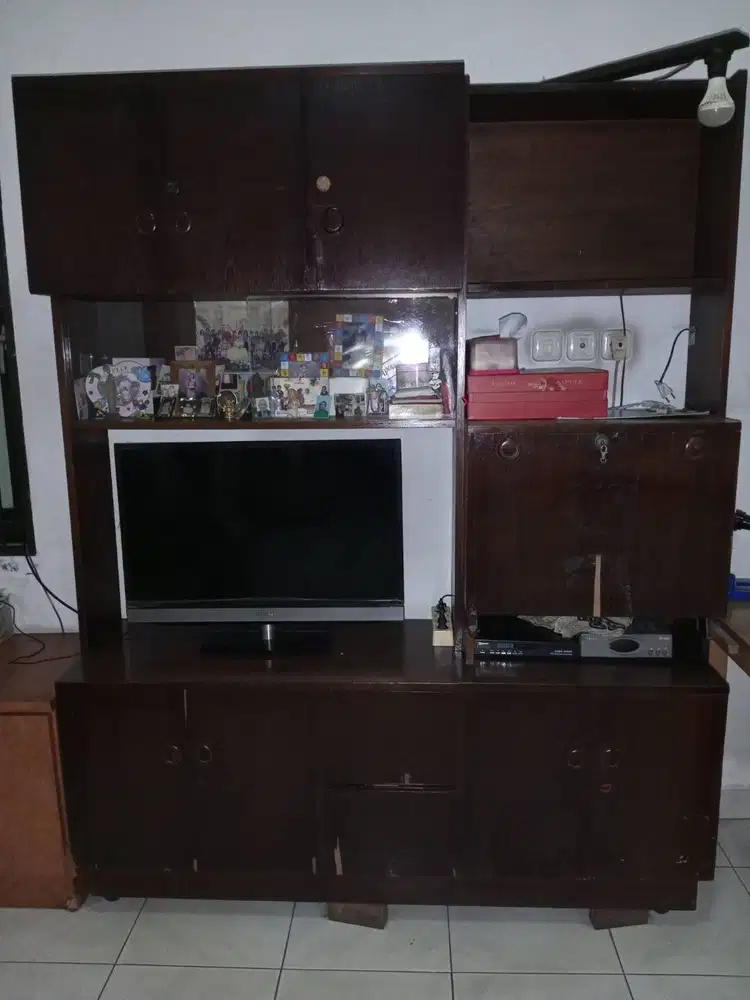 Lemari jadul jati serba guna