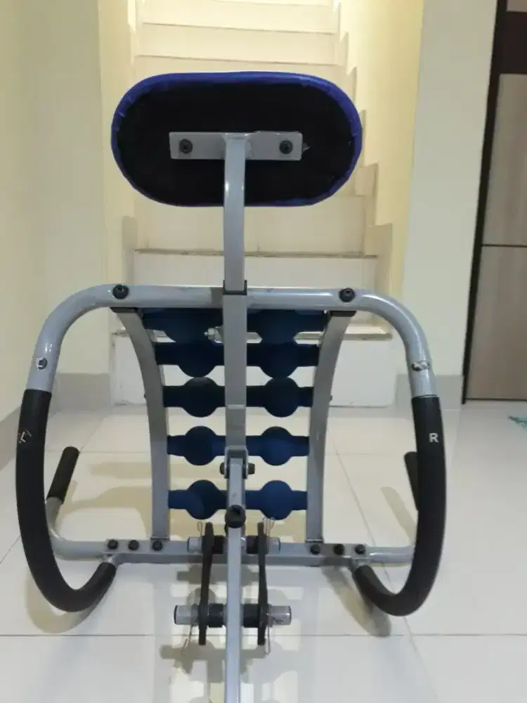 Dijual alat olah raga fitness dan yoga.