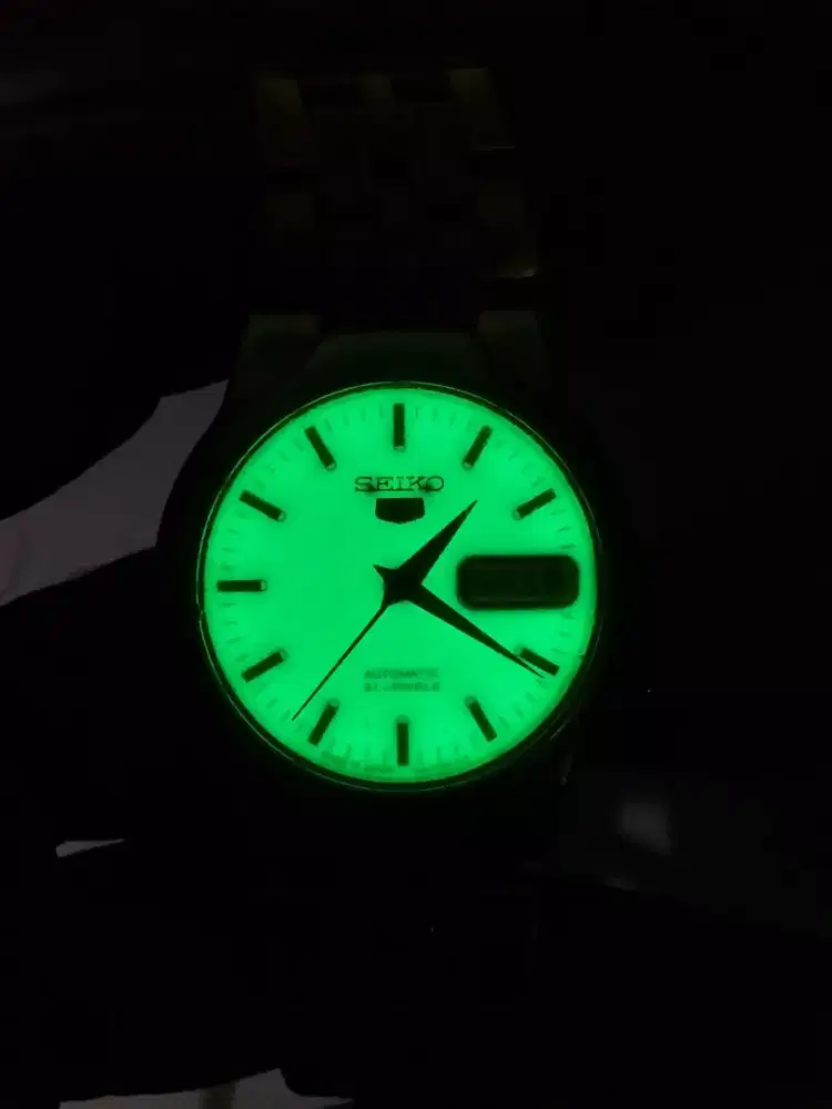 Jam tangan Seiko 5 otomatis 7s26