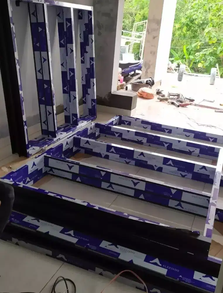 Menerima Pemesanan Almunium dan Kaca