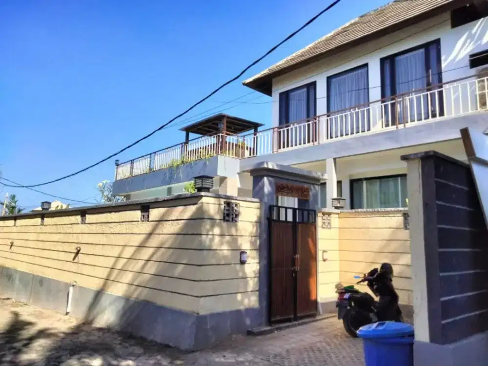 ( BARU DI RENOVASI FULL ) DI JUAL VILLA MODERN DI UNGASAN , VIEW LAUT