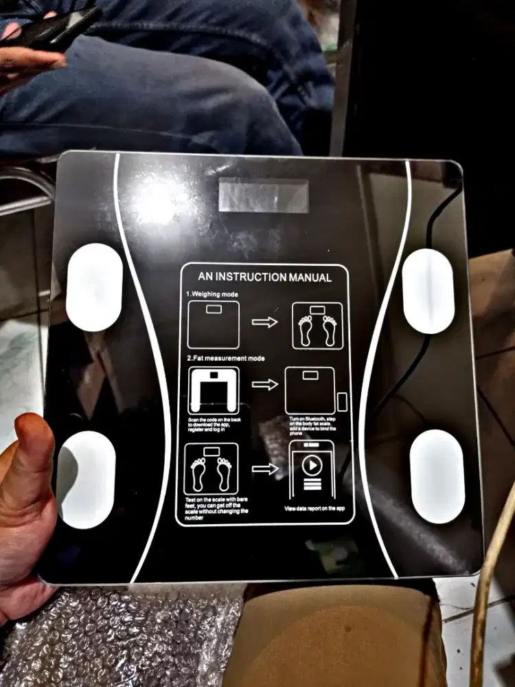 Timbangan Badan Digital | Ukur jantung, lemak, nutrisi, dsb.