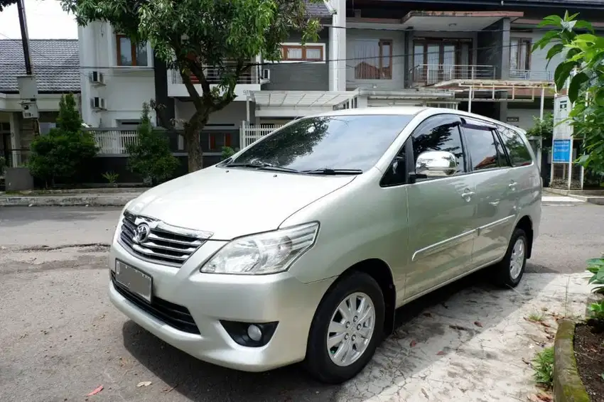 Toyota Innova 2.0 G At Silver 2013