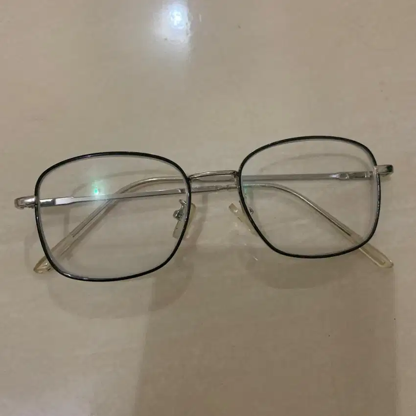 Preloved kacamata sylinder 0.25 kanan kiri frame mewah