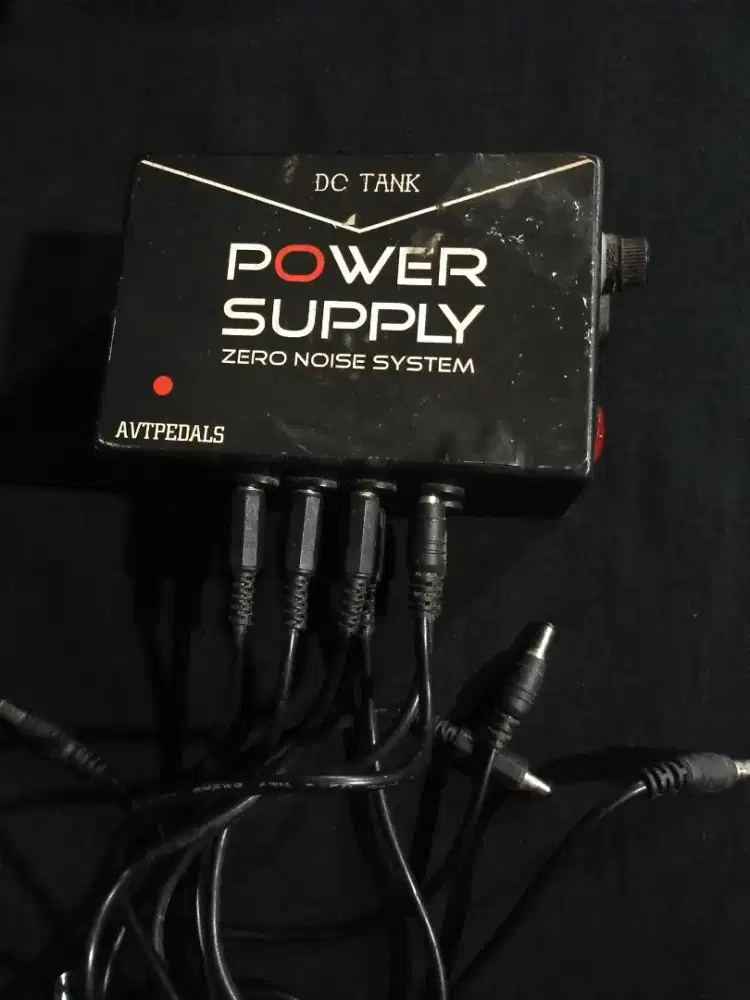 Adaptor atau power suplay efek gitar