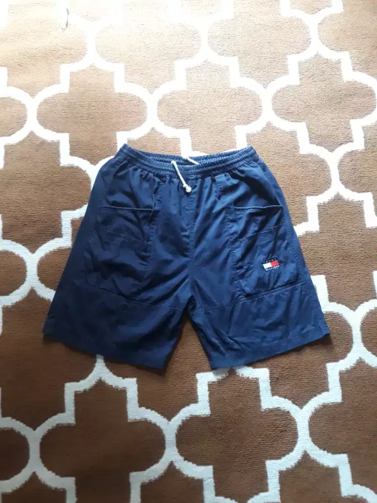 Celana pendek/ponggol tommy hilfiger