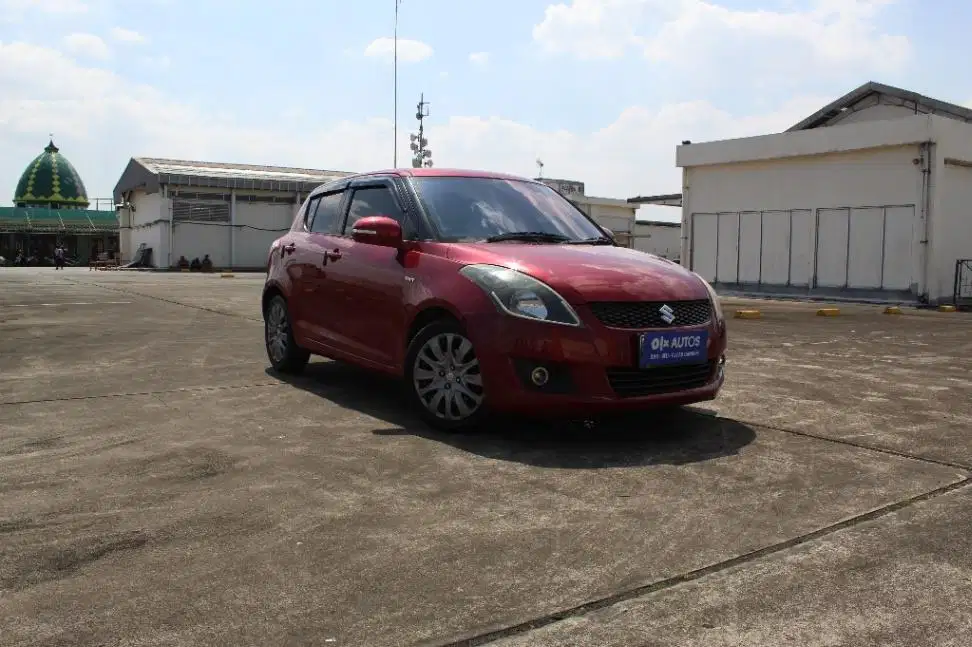 [OLX AUTOS] Suzuki Swift 1.4 GX BensinMT 2013 1568 Mobil Bekas