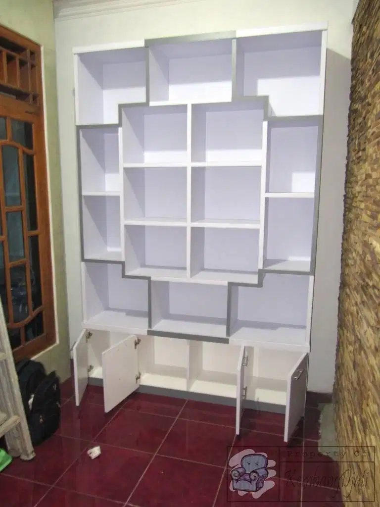 Furniture Lemari Untuk Tas ( Furniture Semarang )