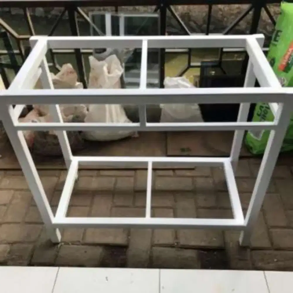 Rak aquarium minimalis