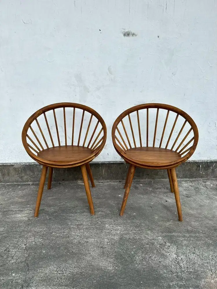 Sepasang kursi teras jati