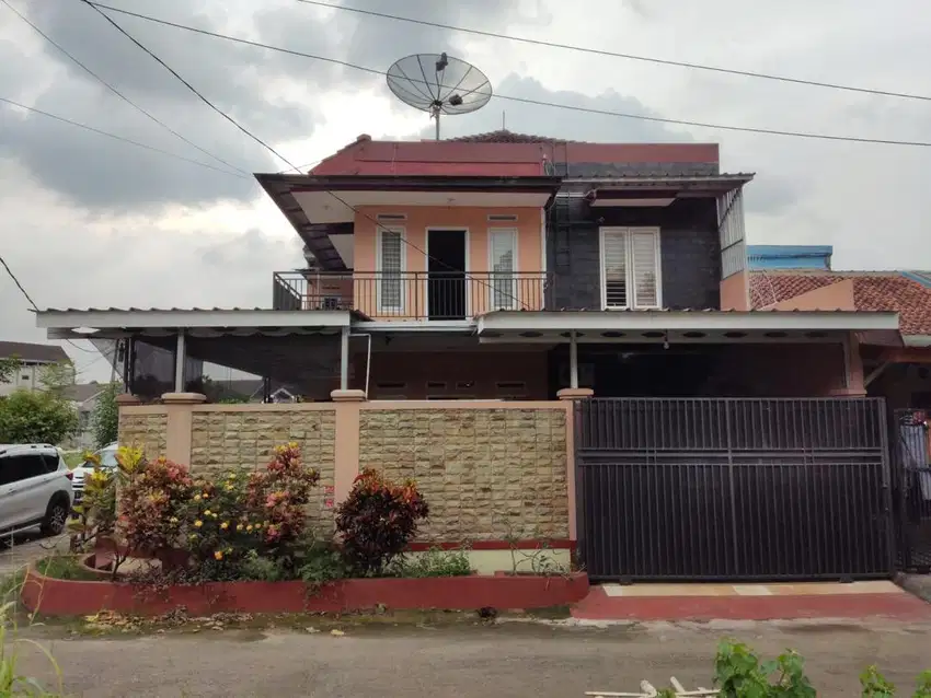 Rumah Hook Baru Direnovasi Dekat Tol Di Bukit Mekar Wangi Kayumanis