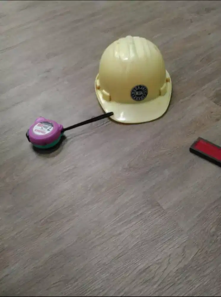 Vinyl plank sudah termasuk pemasangan