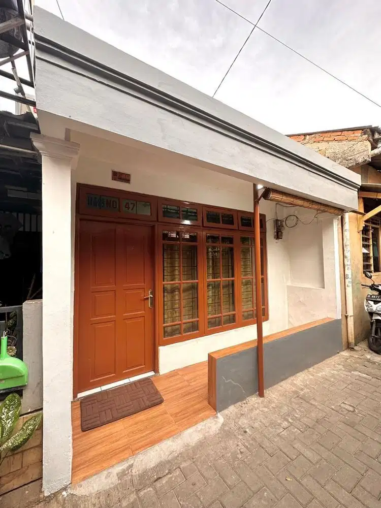DI JUAL RUMAH SIAP HUNI LOKASI STRATEGIS 450jt NEGO