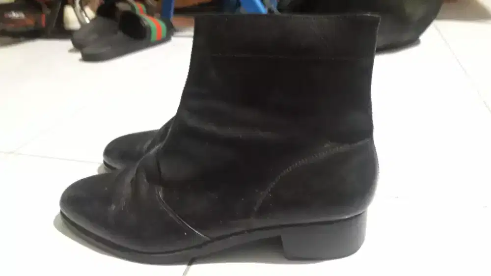 Preloved sepatu hitam