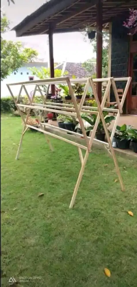 Jemuran kayu lipat