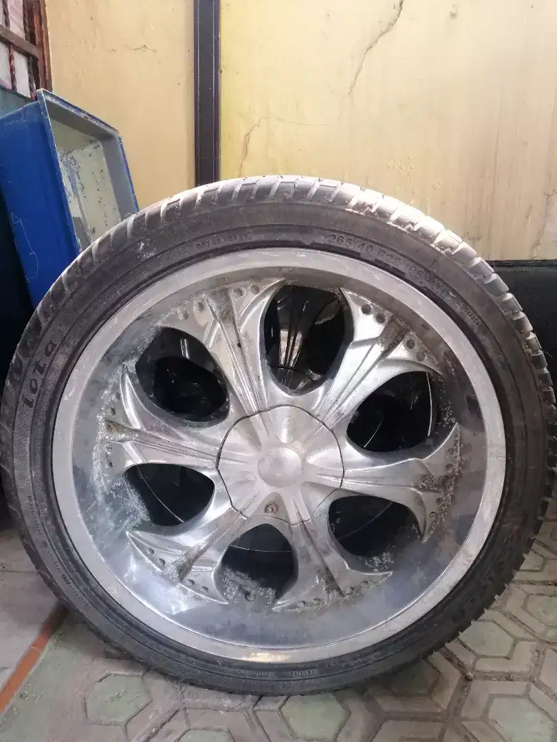 Velg dan ban utk Fortuner, Pajero, Terrano chrom ring 22