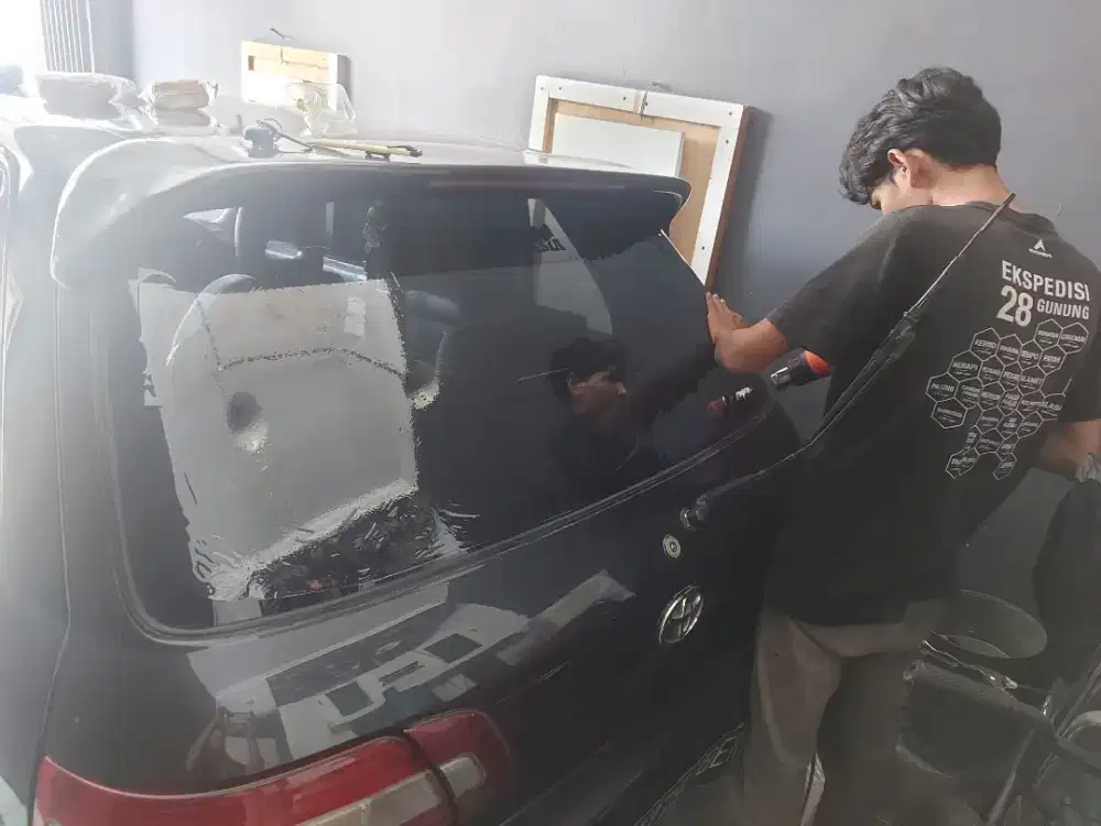 kaca film mobil panggilan ke tempat atau rumah anda