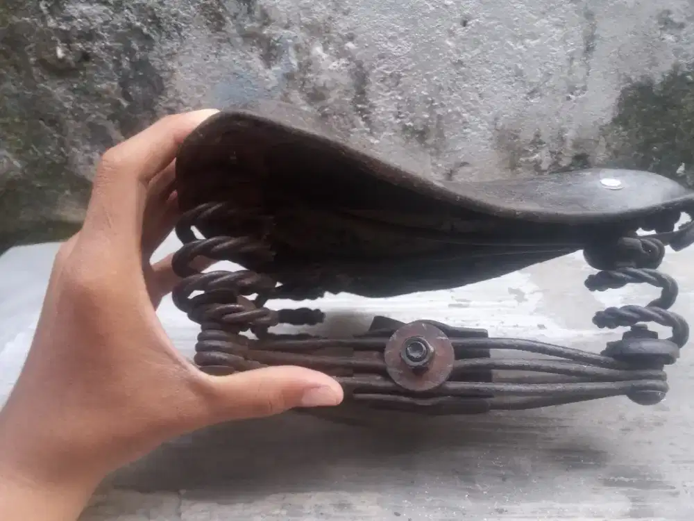 Sadel lepasan fongres perempuan