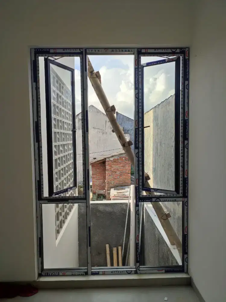 Kusen aluminium pintu jendela dan kaca