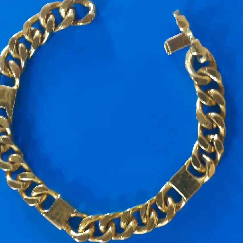 Gelang kesehatan bahan titanium lapisan gold plate untuk kesehatan