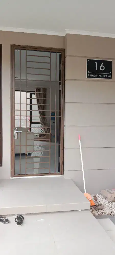 Pintu dobel -kwat nyamuk