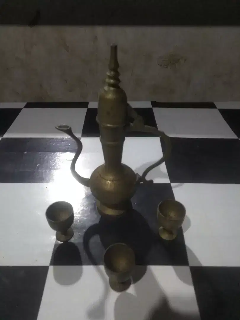Di jual teko cangkir antik bahan kuningan