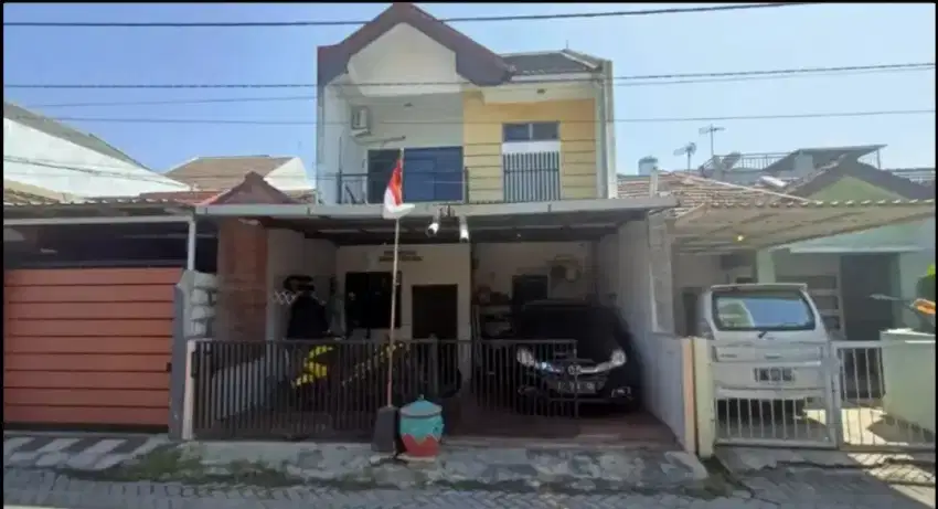 Dijual rumah 2 lantai di wiguna