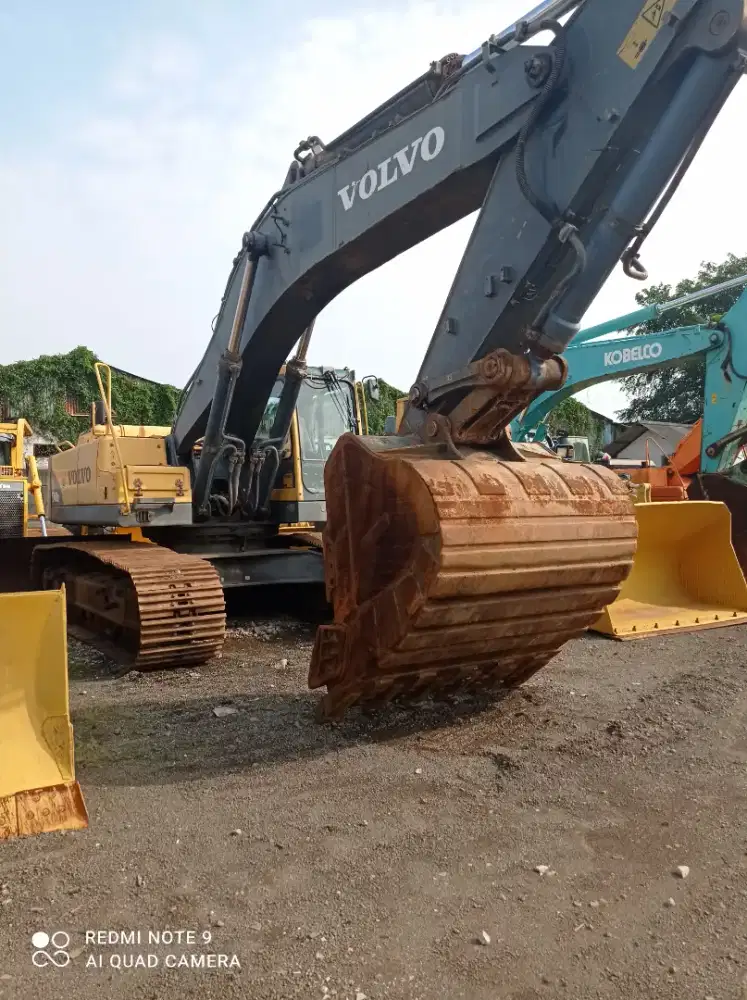 JUAL  VOLVO EC460DL ALAT BERAT EXCAVATOR 2012